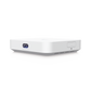 UniFi Cloud Gateway MAX, Router con todos los servicios UniFi, administra hasta 30 dispositivos UniFi y 300 clientes. 1 pto WAN 2.5G, 4 pts LAN 1G (uno configurable como WAN), seguridad IDS/IPS, VPN, bloqueo de apps/URLs, 512 GB memoria interna