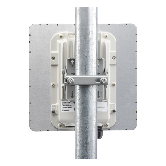 PTP-550 Hasta 1.36 GBps / 4910 - 6200 MHz / 802.11 AC Wave 2 MU-MIMO