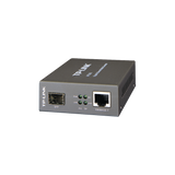 TP-LINK Convertidor Fibra Óptica: 1 SFP 1000 Mbps, 1 RJ45 10/100/1000 Mbps, Compatible Monomodo y Multimodo, Plug and Play